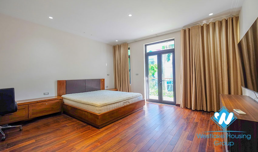  Modern and well renovated 4-bedrooms house in the quiet T block Ciputra